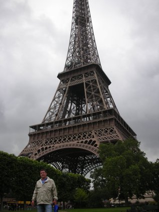 Aaron Bulkley at the Eiffel Tower